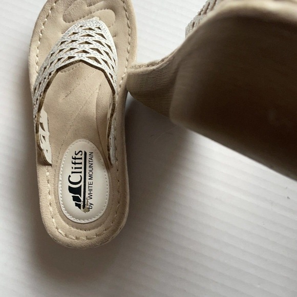Cliffs By White Mountain Thong Sandals White Embellished with tiny Rhine… - Picture 9 of 14